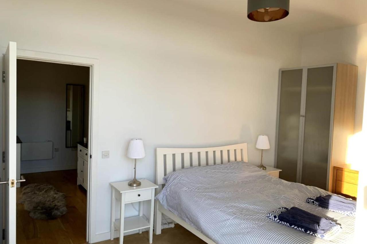 Stylish 2 Bedroom Apartment London Bagian luar foto